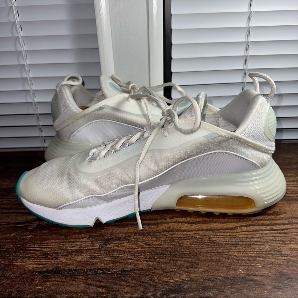 Size 12 Mens White Nike Air Max 2090 Running Shoes Athletic Sneakers - Picture 2 of 9